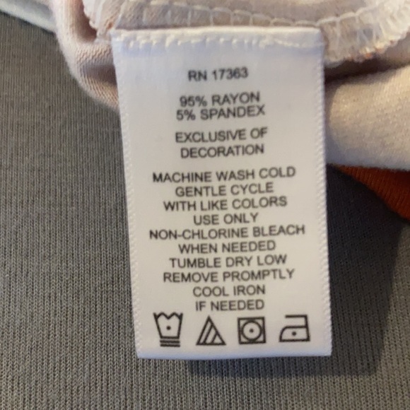 Anne Klein Top  L/XL Pink Animal Print Long Top vintage Shirt - Picture 6 of 8